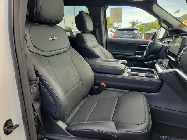 New 2026 Ford Expedition Platinum w/ Stealth Appearance Package AWD/4WD image 18