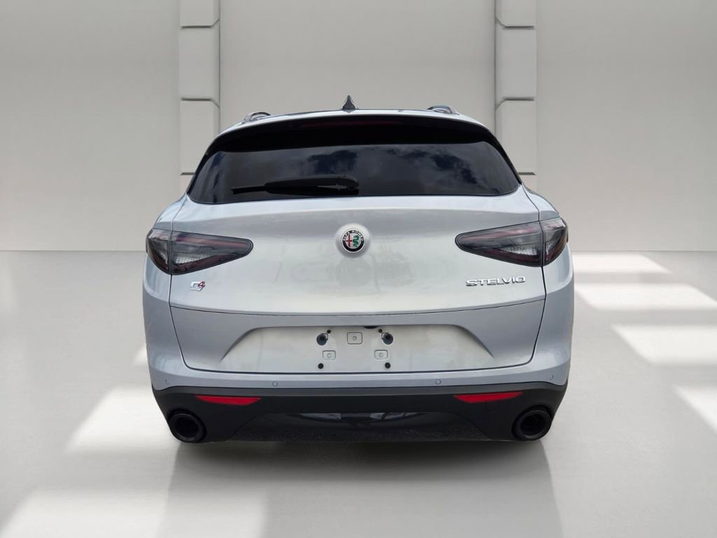 New 2025 Alfa Romeo Stelvio Sprint AWD/4WD image 6