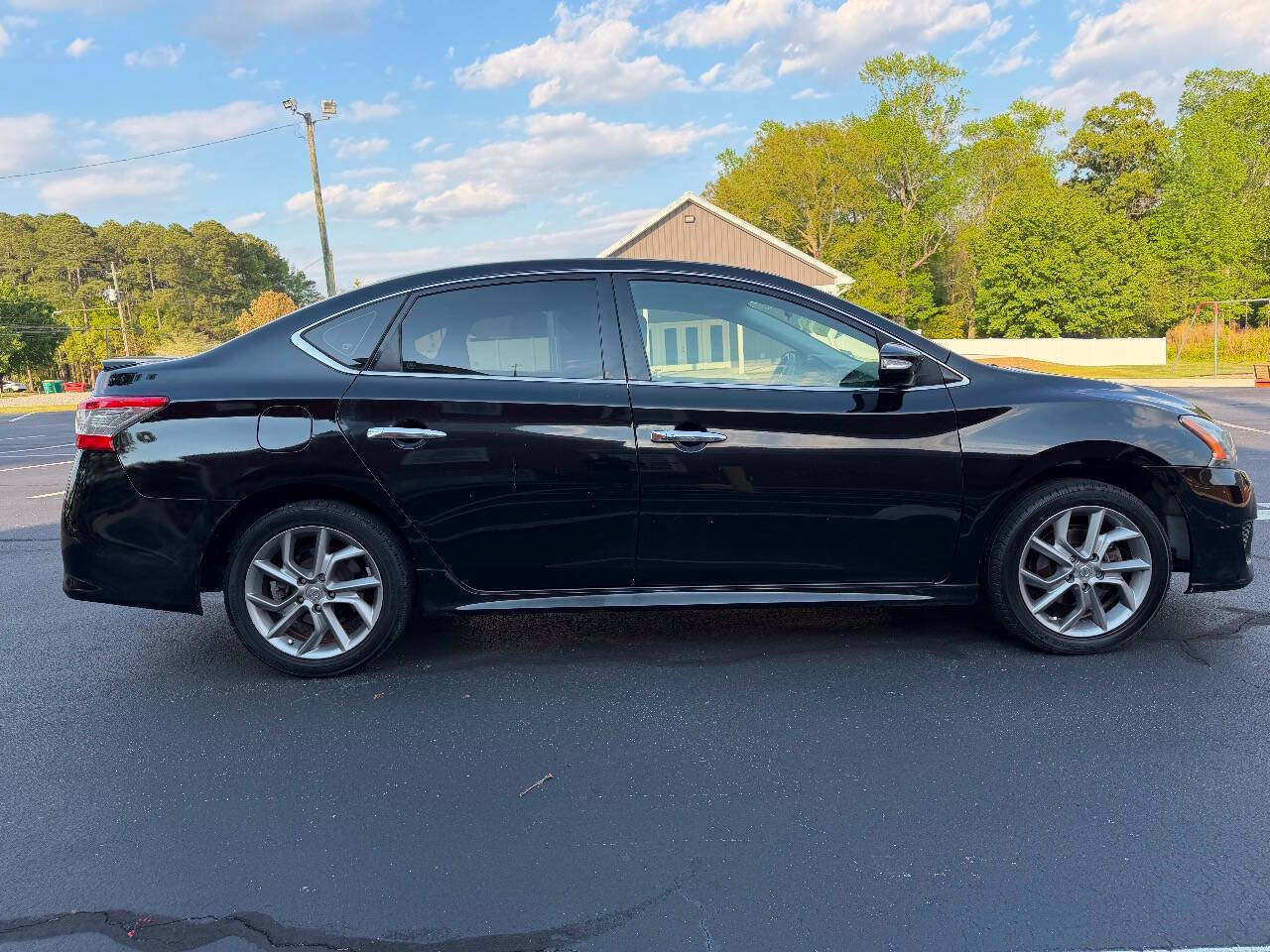 Used 2015 Nissan Sentra SR FWD image 9