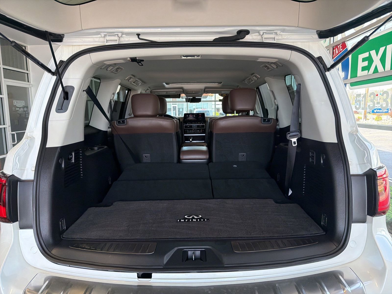 Used 2023 INFINITI QX80 Premium Select w/ Cargo Package AWD/4WD image 15