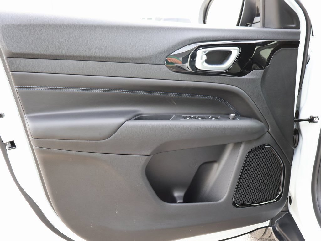 New 2026 Jeep Compass Latitude AWD/4WD image 20