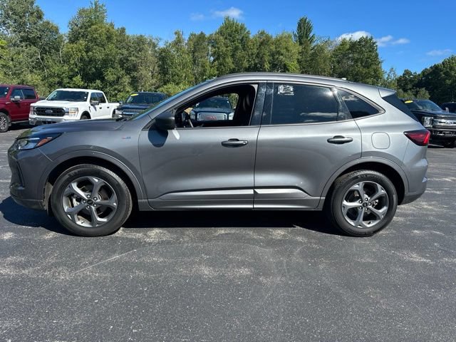 Used 2023 Ford Escape ST-Line w/ Tech Pack #1 AWD/4WD image 4