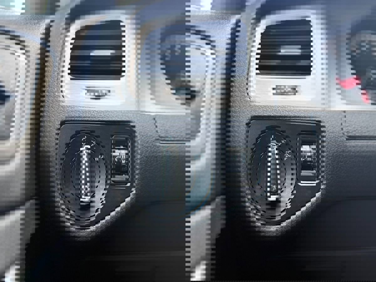 Used 2017 Volkswagen Golf S image 20