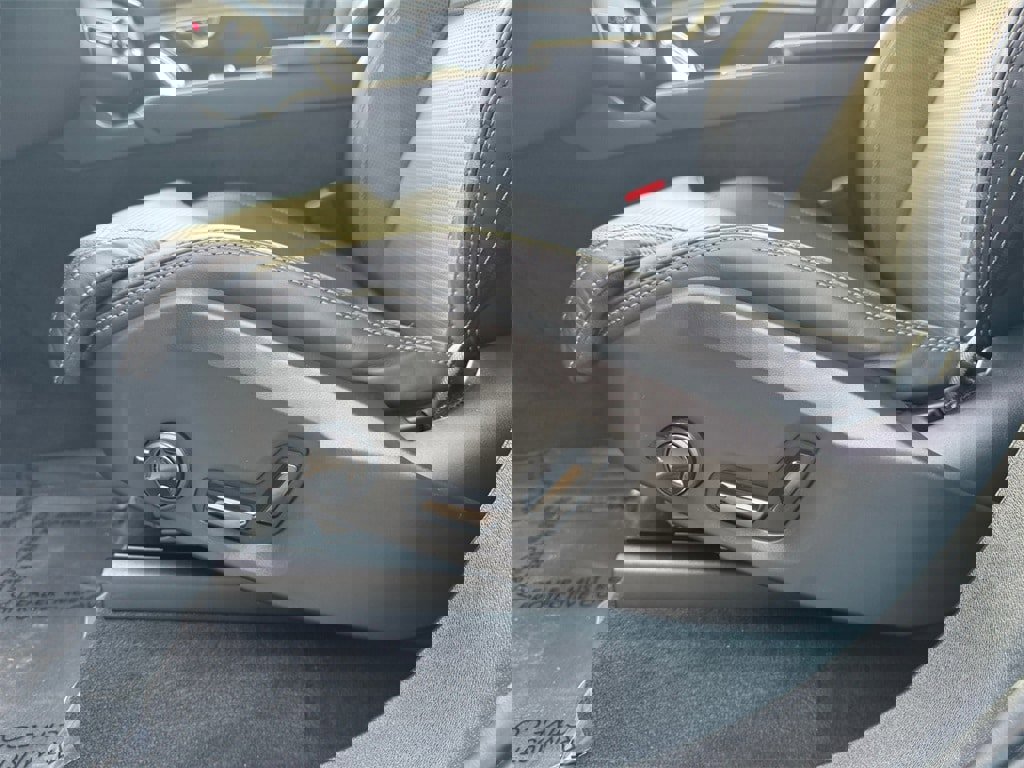 New 2025 Volvo XC90 B6 Ultra w/ Protection Package image 27