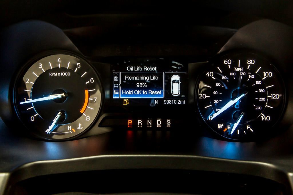 Used 2018 Ford Explorer XLT image 16