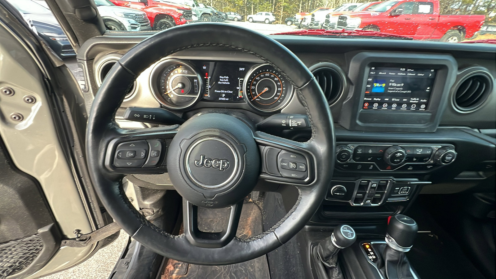 Used 2023 Jeep Gladiator Willys image 23