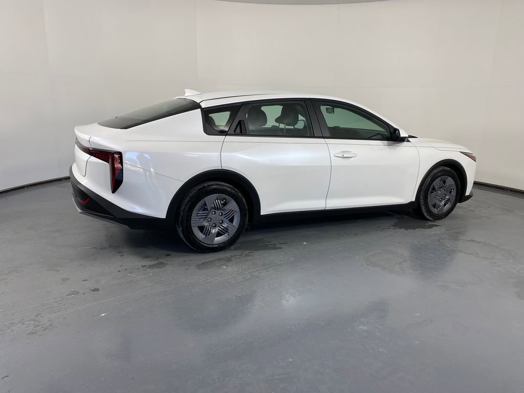 Used 2025 Kia K4 LX image 6