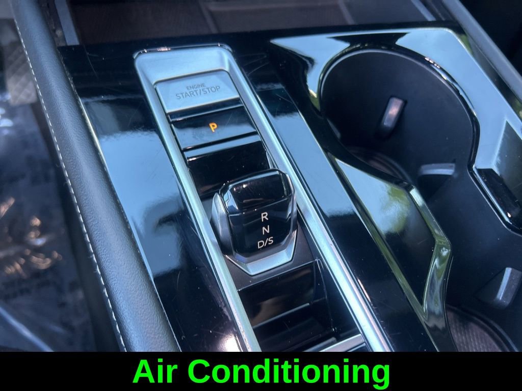 Used 2024 Volkswagen Atlas Cross Sport SE image 14