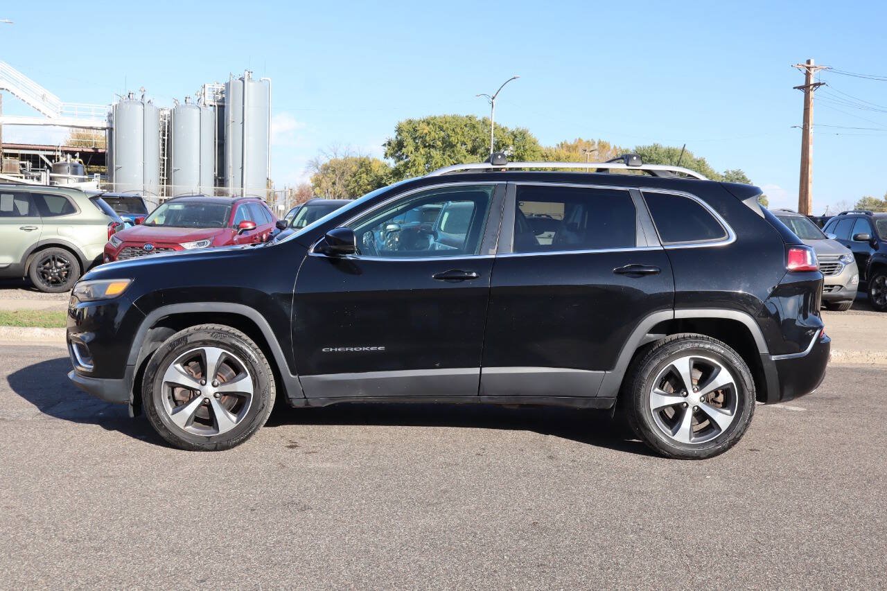Used 2019 Jeep Cherokee Limited AWD/4WD image 5