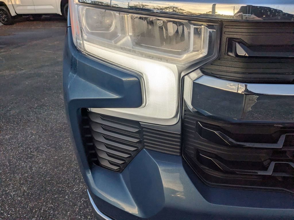 Used 2024 Chevrolet Silverado 1500 LT AWD/4WD image 10