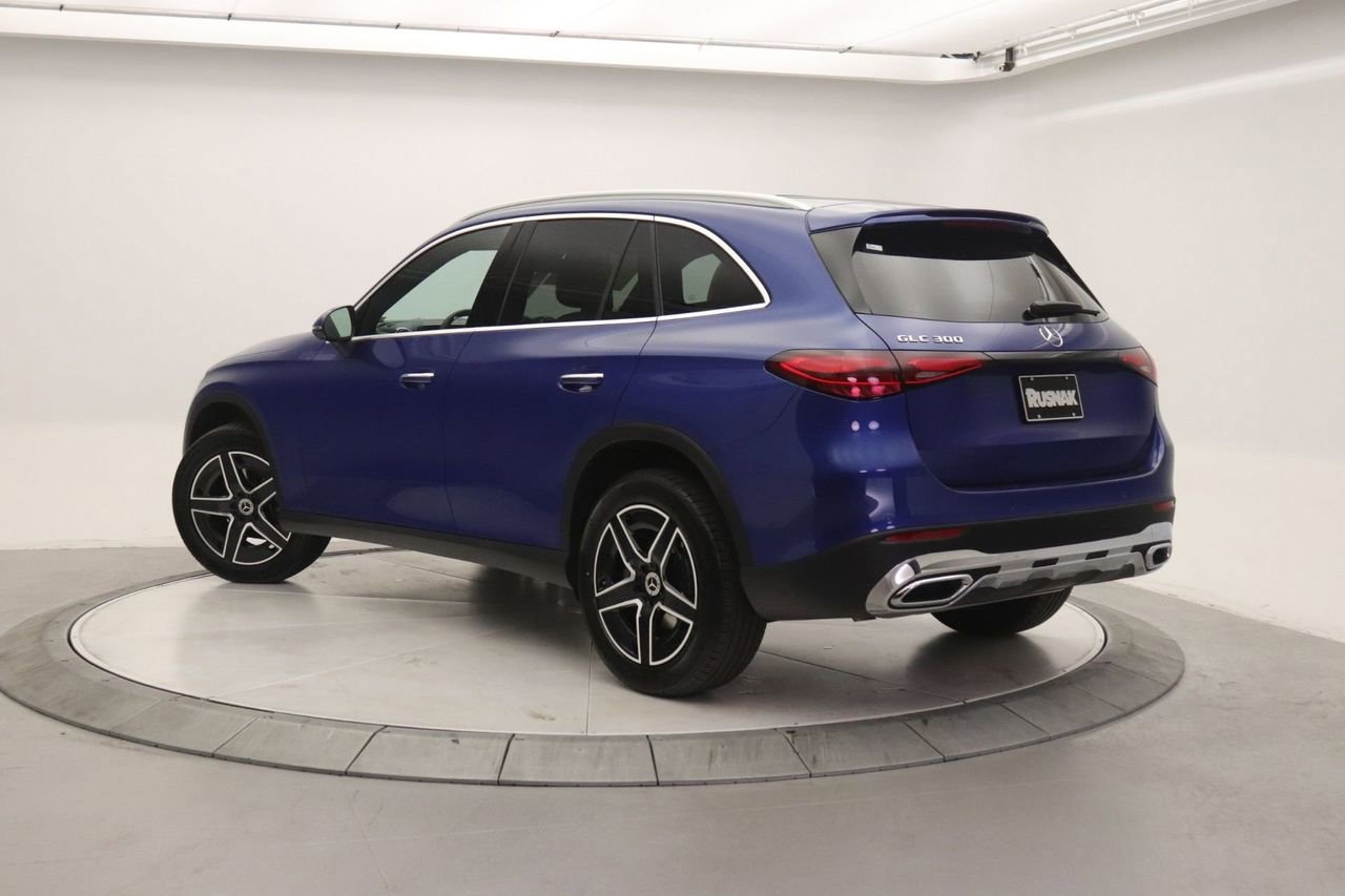 New 2026 Mercedes-Benz GLC 300 image 2