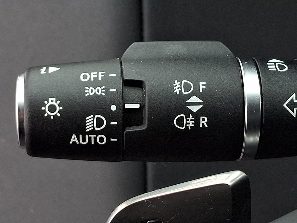 Used 2025 Land Rover Range Rover Velar Dynamic SE image 26