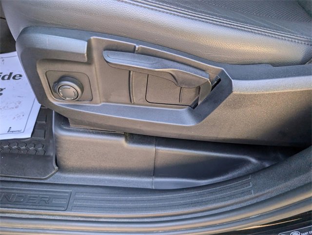 Used 2023 Land Rover Defender 110 S image 24