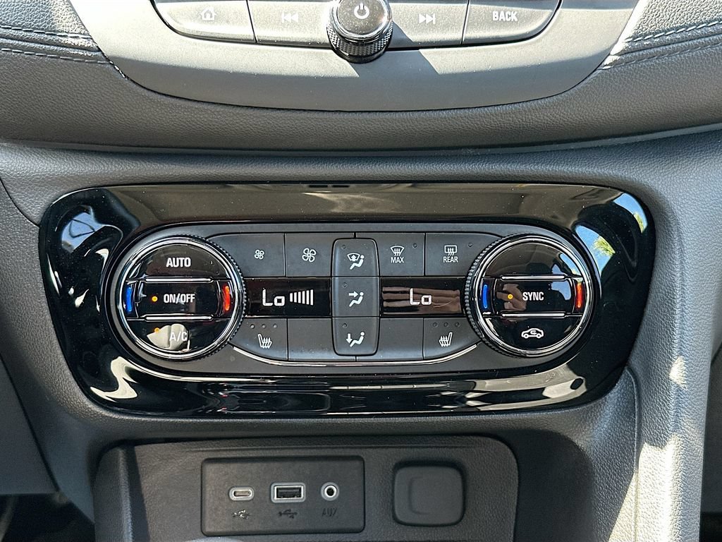 Used 2023 Buick Encore GX Select w/ Experience Buick Package FWD image 17
