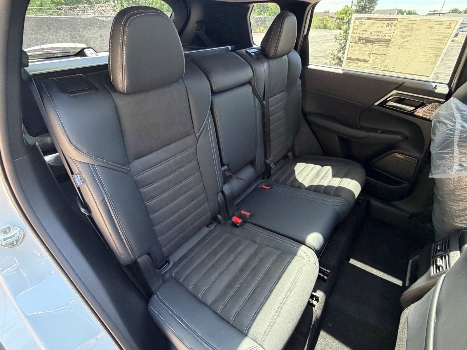 New 2026 Mitsubishi Outlander SE FWD image 14