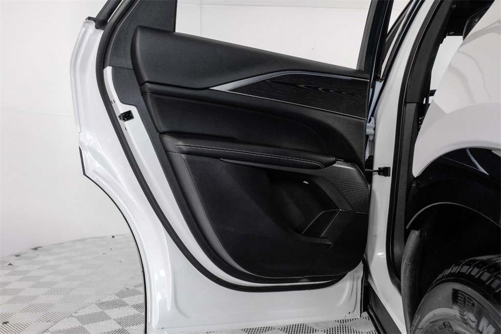 Used 2024 Cadillac Lyriq Luxury image 45