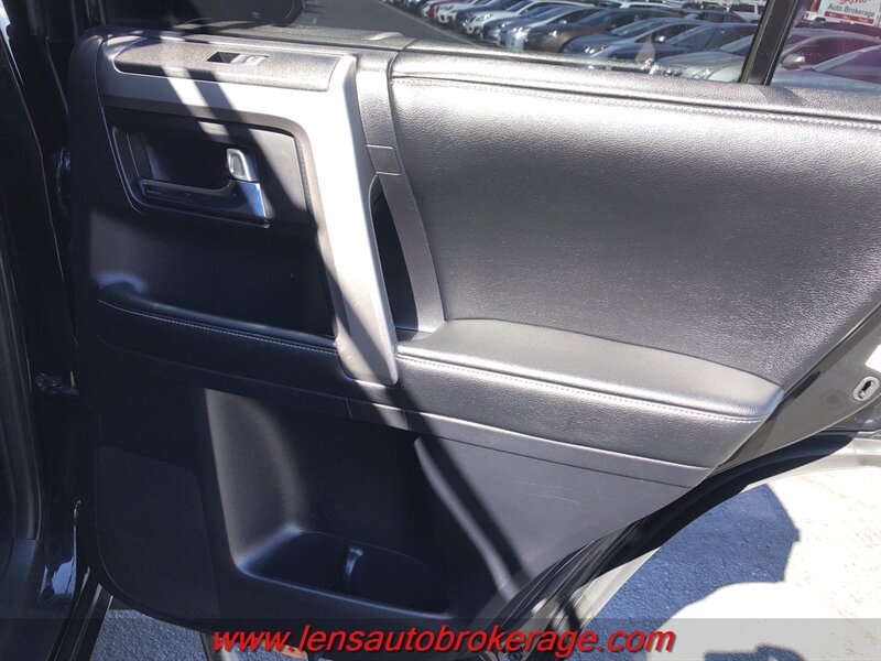 Used 2015 Toyota 4Runner SR5 AWD/4WD image 20