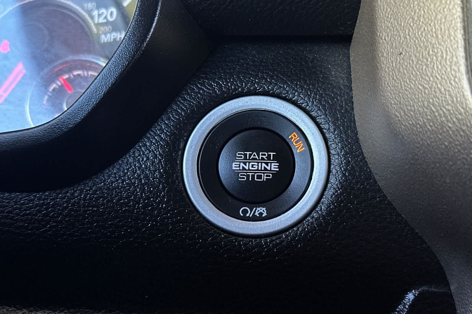 Used 2019 RAM 1500 Laramie RWD image 24