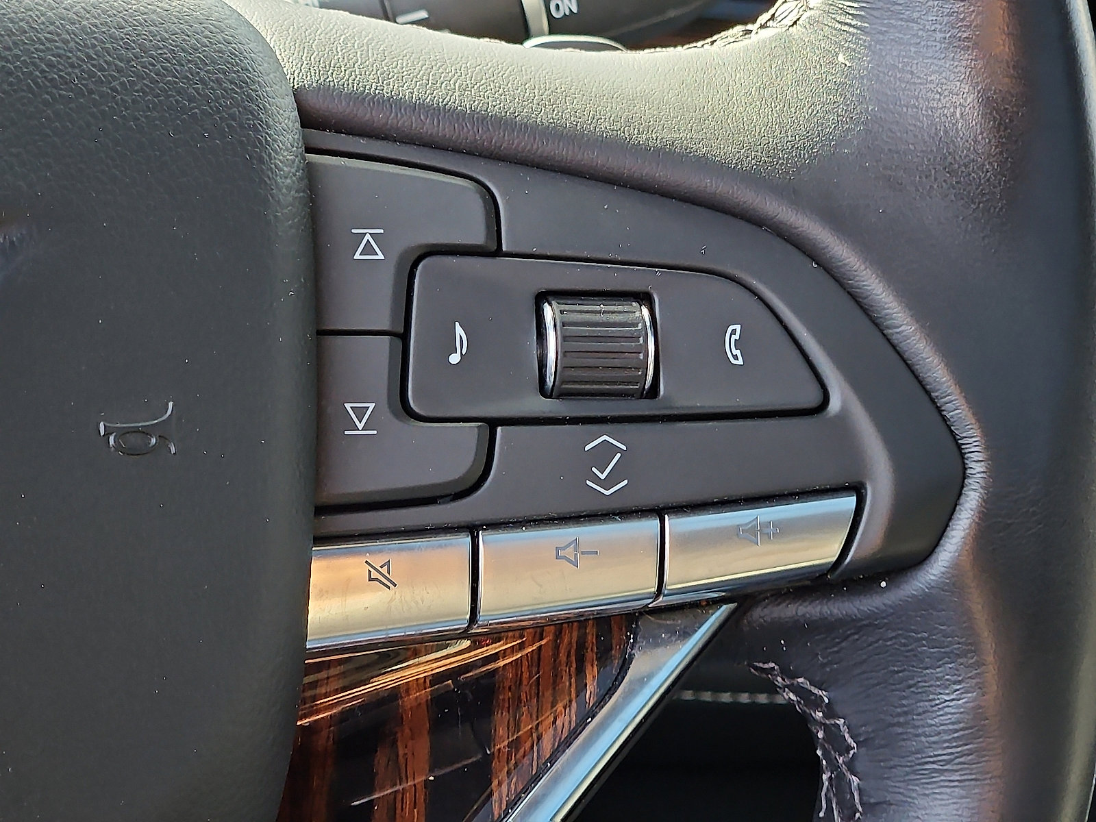 Used 2022 Cadillac Escalade Premium Luxury w/ LPO, Floor Liner Package image 22