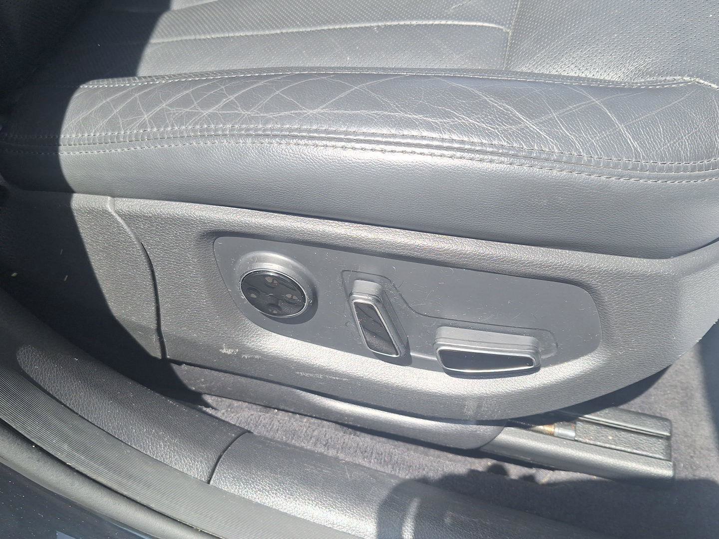 Used 2017 Genesis G80 3.8 RWD image 19