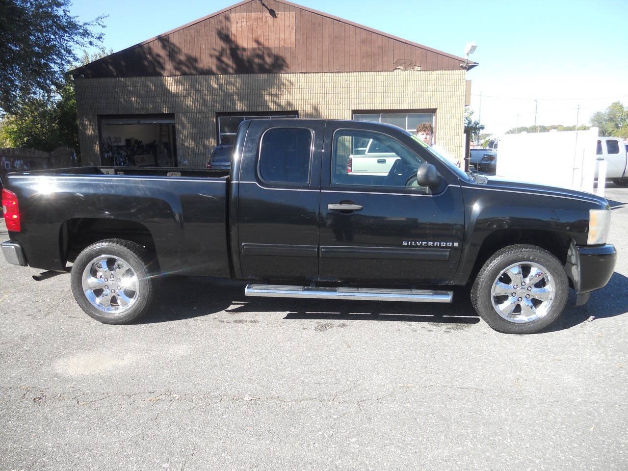 Used 2009 Chevrolet Silverado 1500 LS RWD image 7