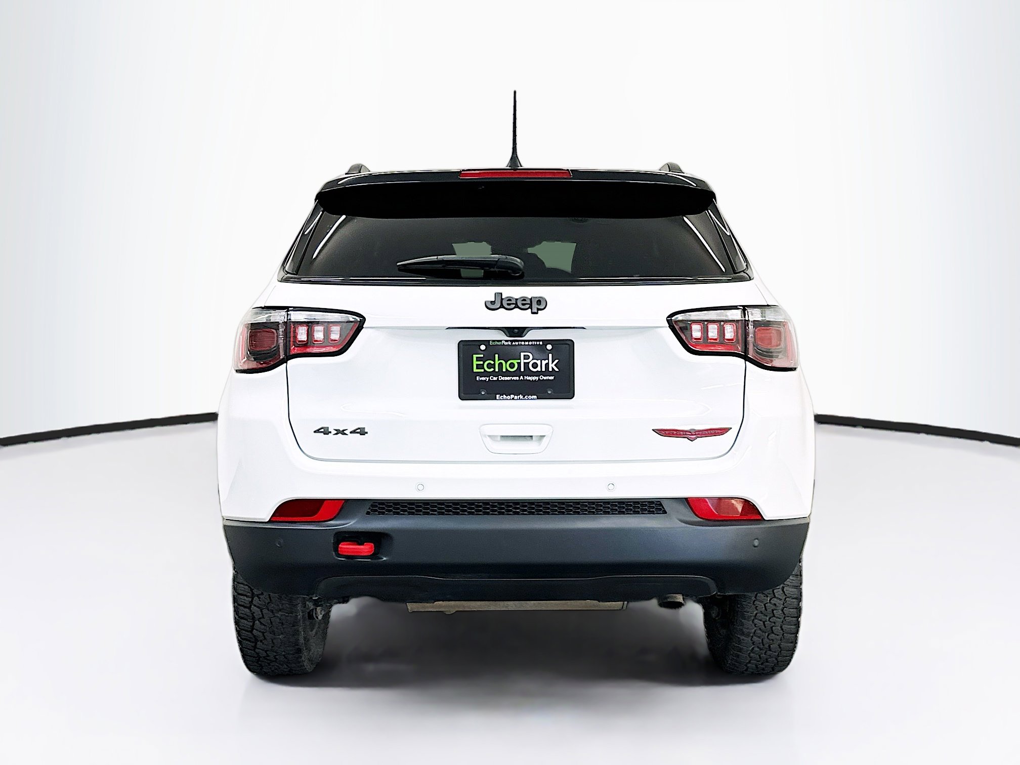 Used 2025 Jeep Compass Trailhawk AWD/4WD image 7