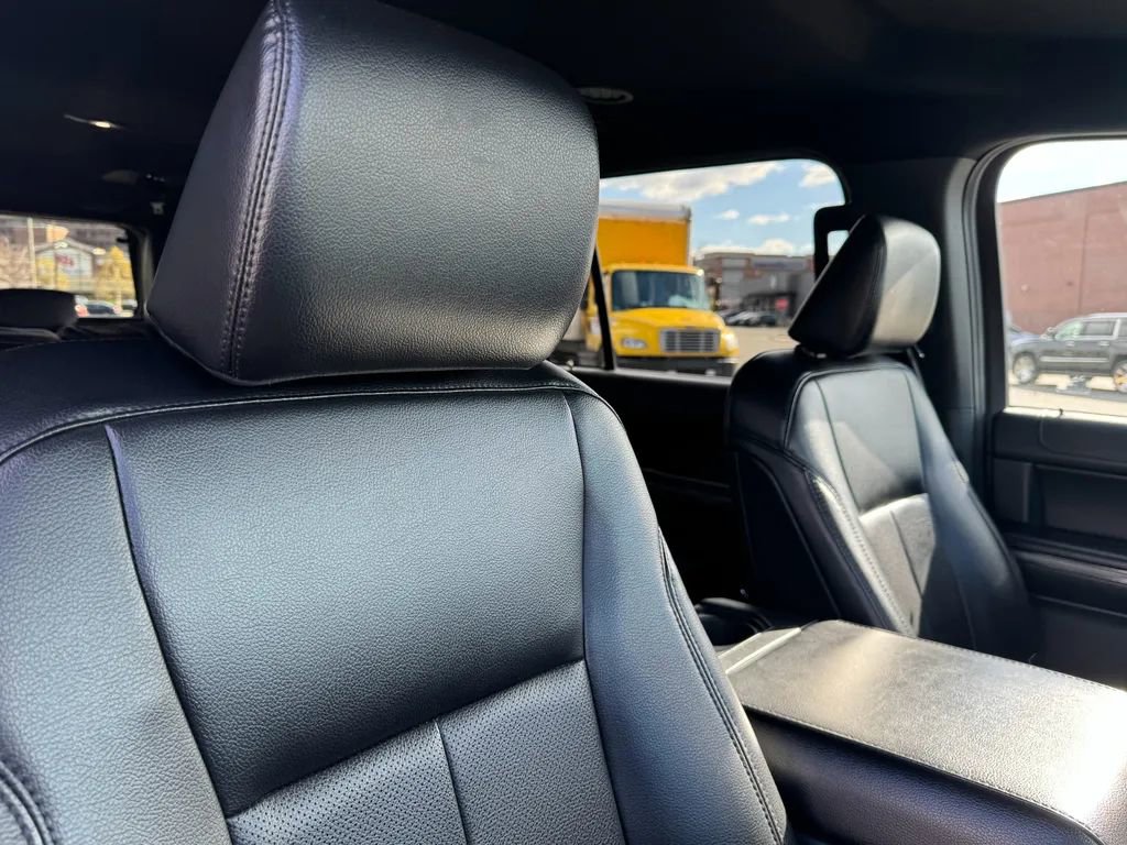 Used 2021 Ford Expedition Max XLT image 21