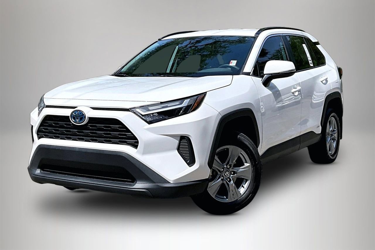 Used 2024 Toyota RAV4 XLE AWD/4WD video 1