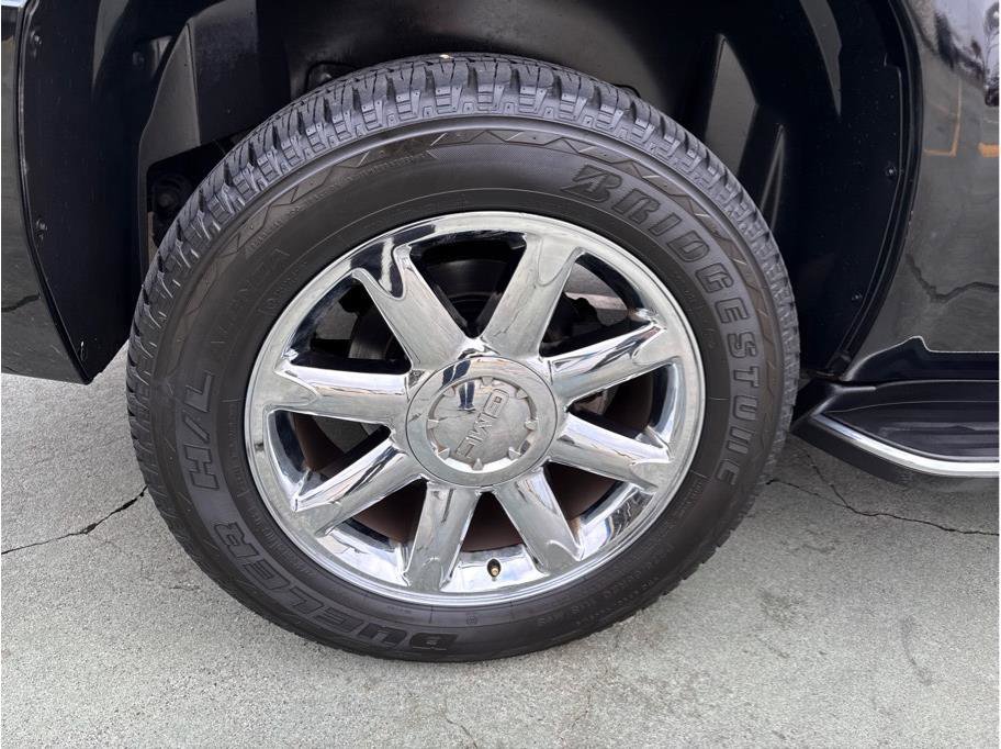 Used 2010 GMC Yukon Denali image 21
