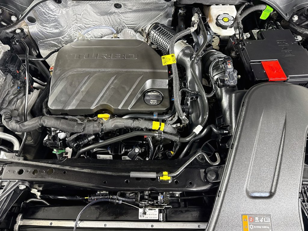Used 2025 Chevrolet Trax LT w/ Sunroof Package FWD image 30