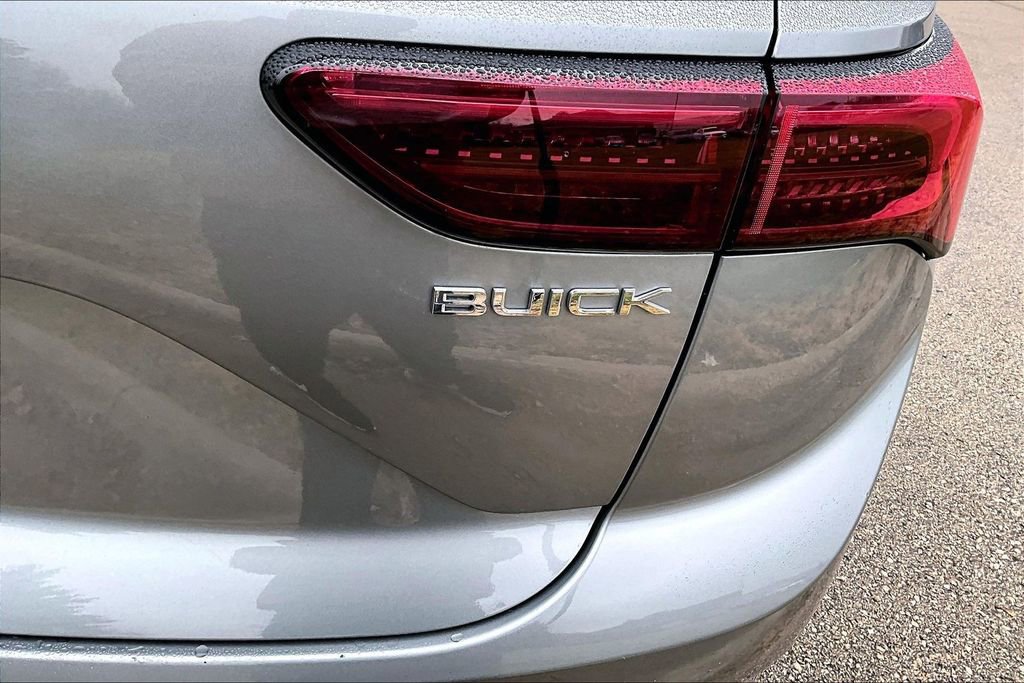 Used 2024 Buick Envision Sport Touring image 23