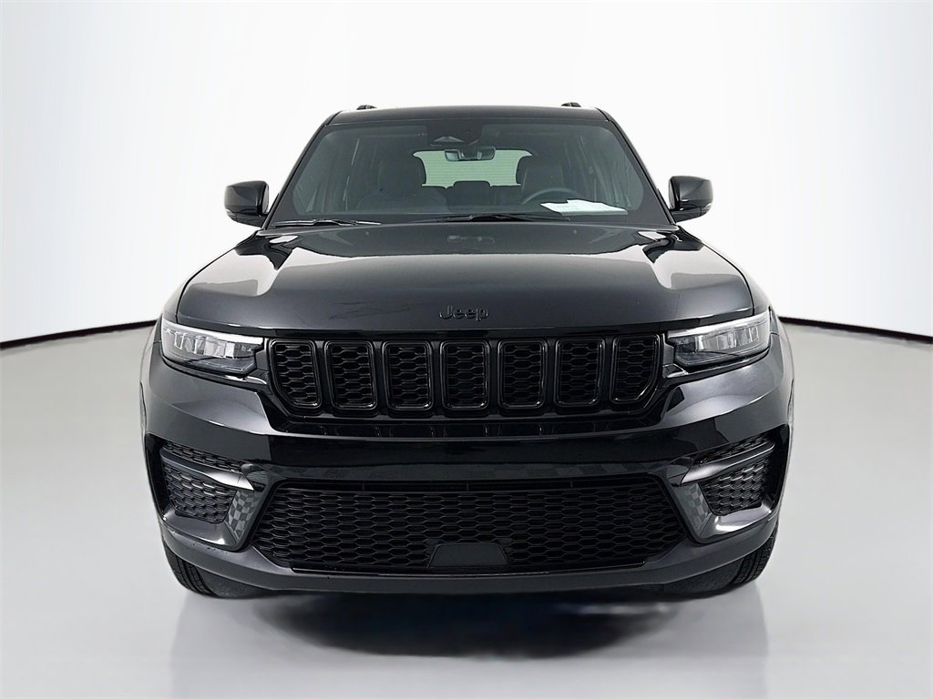 Used 2025 Jeep Grand Cherokee Altitude w/ Trailer Tow Package image 6