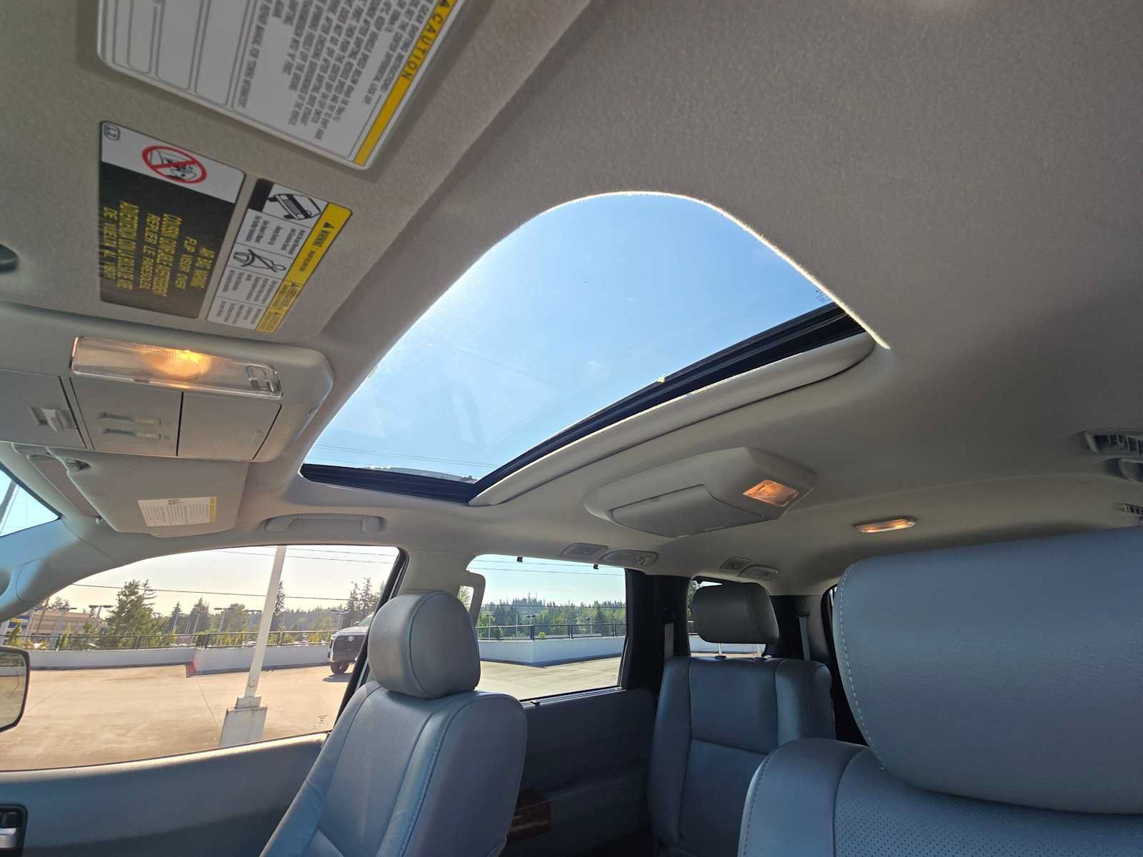 Used 2018 Toyota Sequoia Platinum AWD/4WD image 23