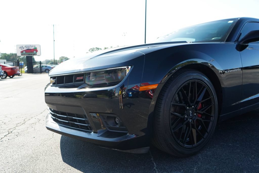 Used 2014 Chevrolet Camaro SS w/ RS Package RWD image 16
