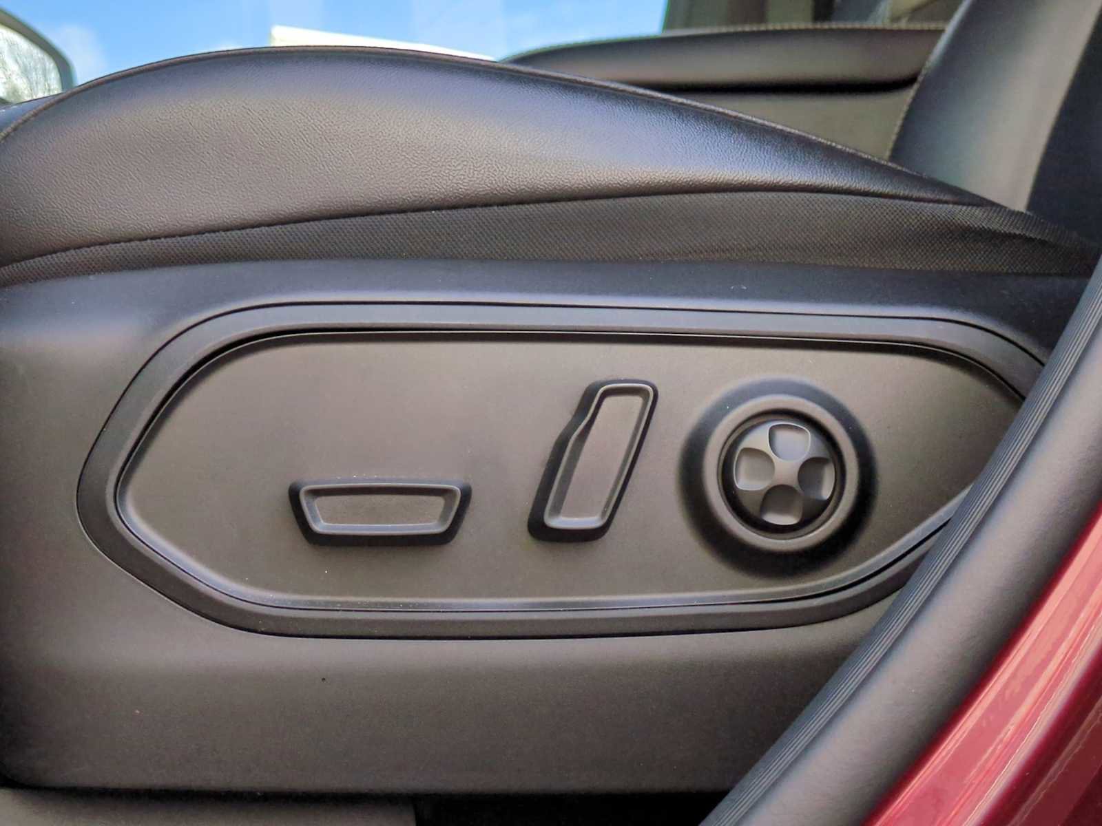 Used 2024 Jeep Grand Cherokee Limited image 17