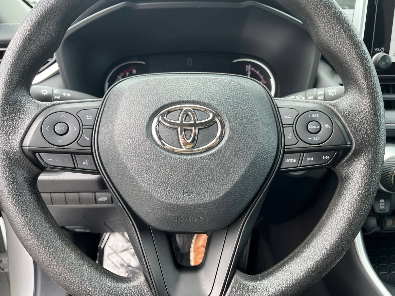Used 2025 Toyota RAV4 XLE w/ Convenience Package AWD/4WD image 24