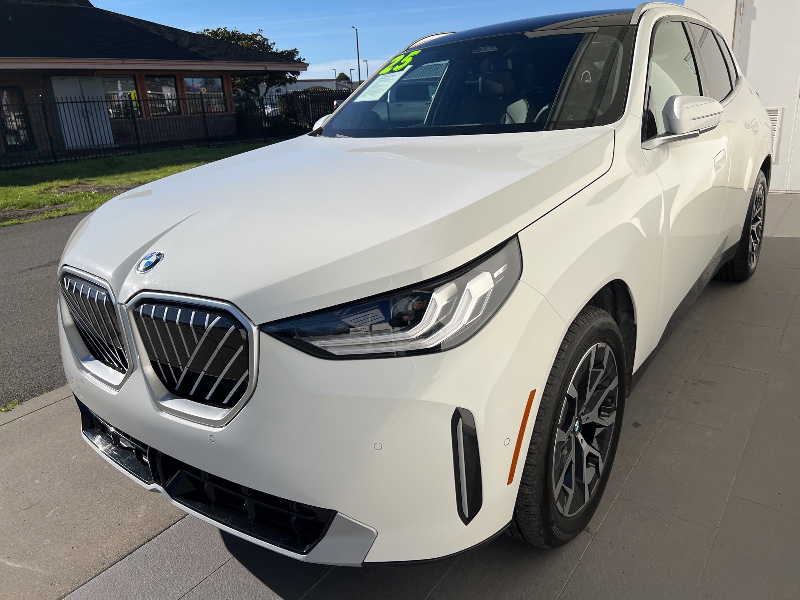 Used 2025 BMW X3 xDrive30i w/ M Sport Package image 2