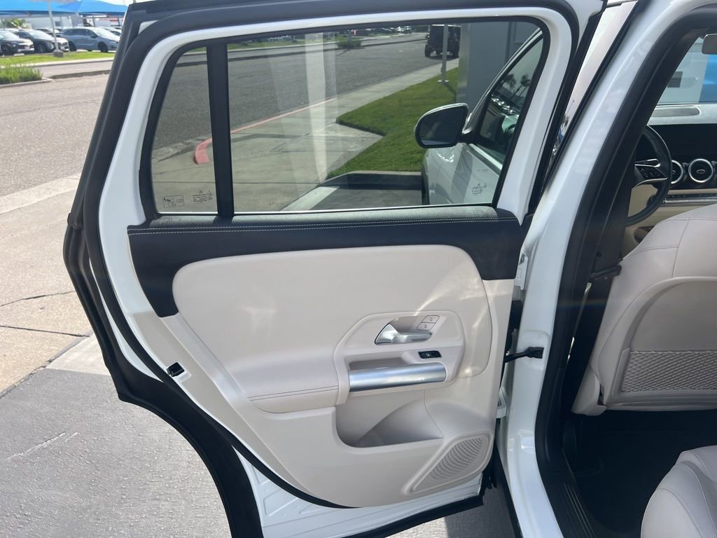 Used 2025 Mercedes-Benz GLA 250 4MATIC image 37