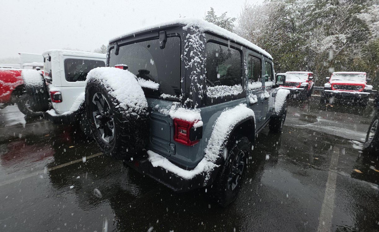 Used 2025 Jeep Wrangler Unlimited Rubicon 4xe w/ Safety Group image 4