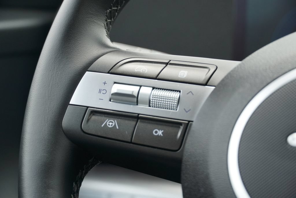 Used 2025 Hyundai Kona SEL FWD image 28