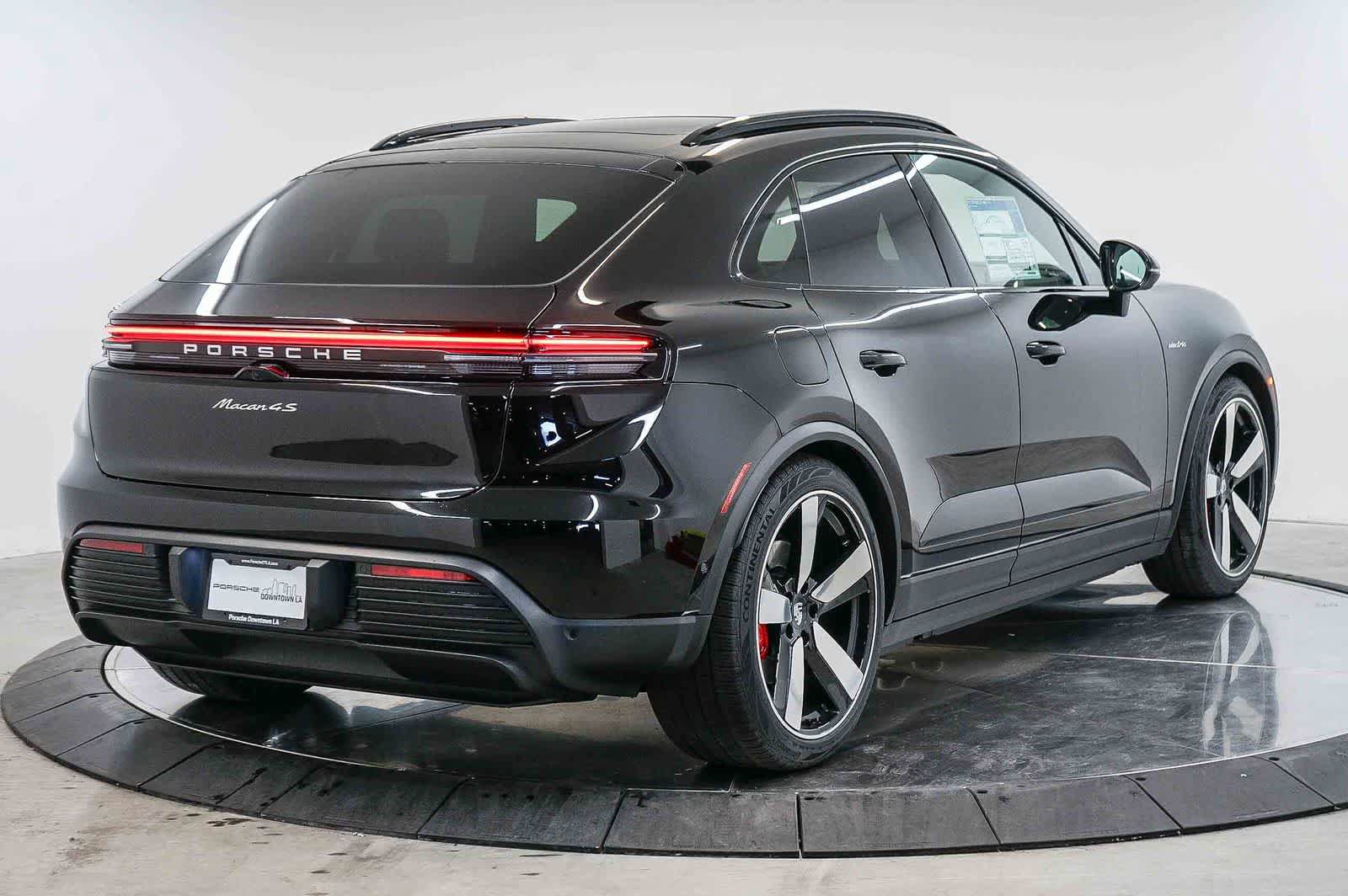 New 2026 Porsche Macan 4S Electric AWD/4WD image 9