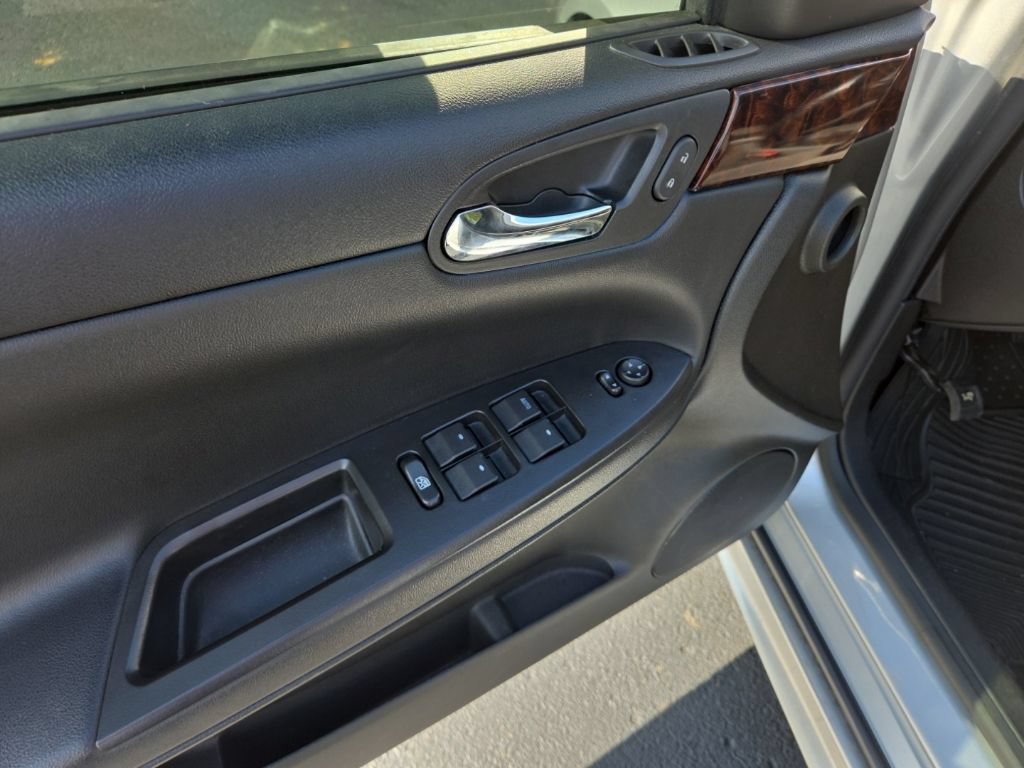Used 2013 Chevrolet Impala LS FWD image 9