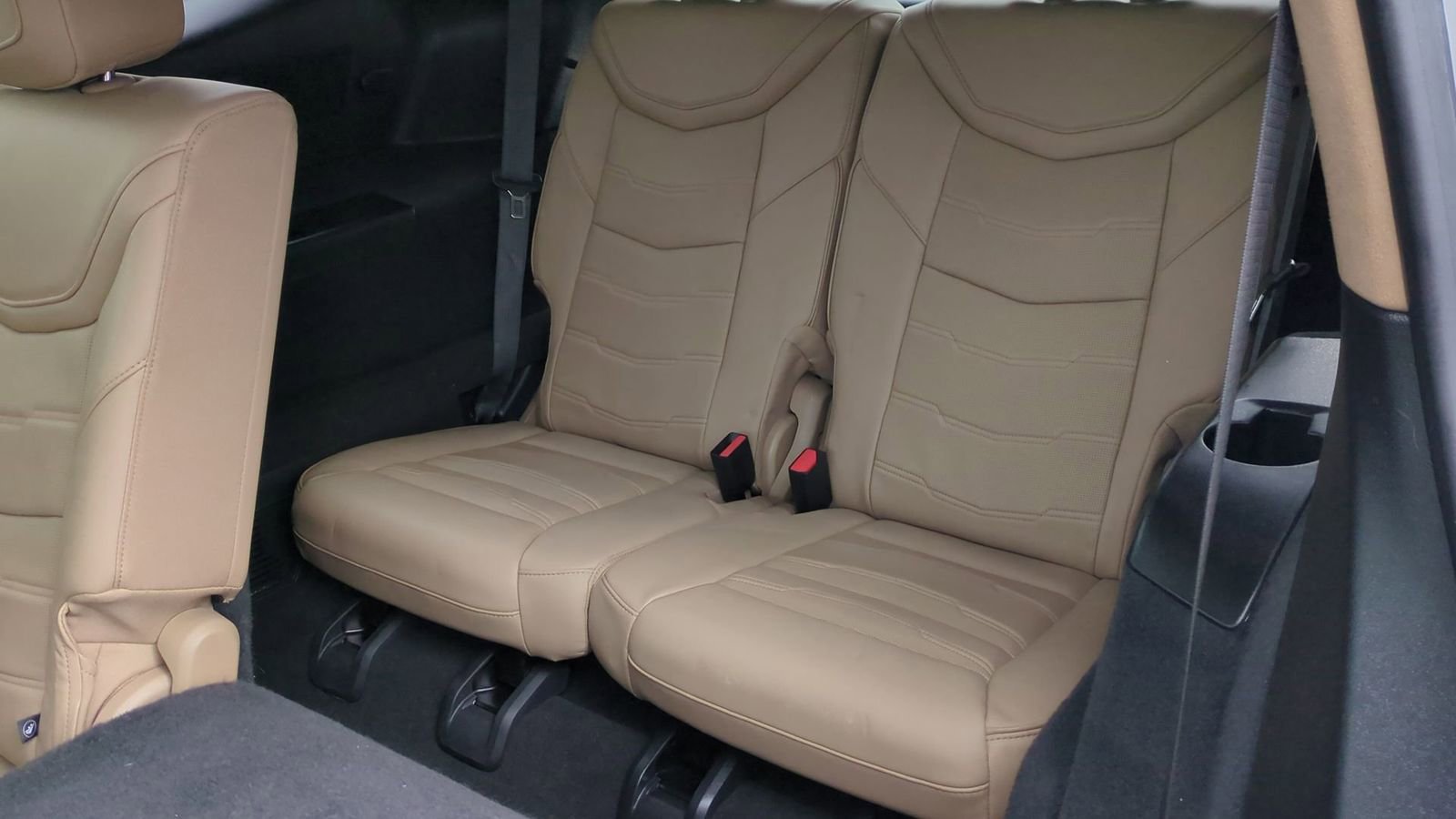 Used 2021 Cadillac XT6 Sport w/ LPO, ONYX Package image 23