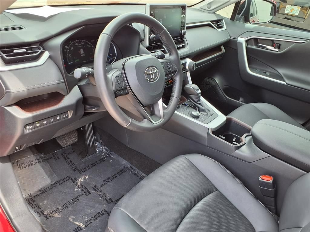 Used 2022 Toyota RAV4 Limited AWD/4WD image 19