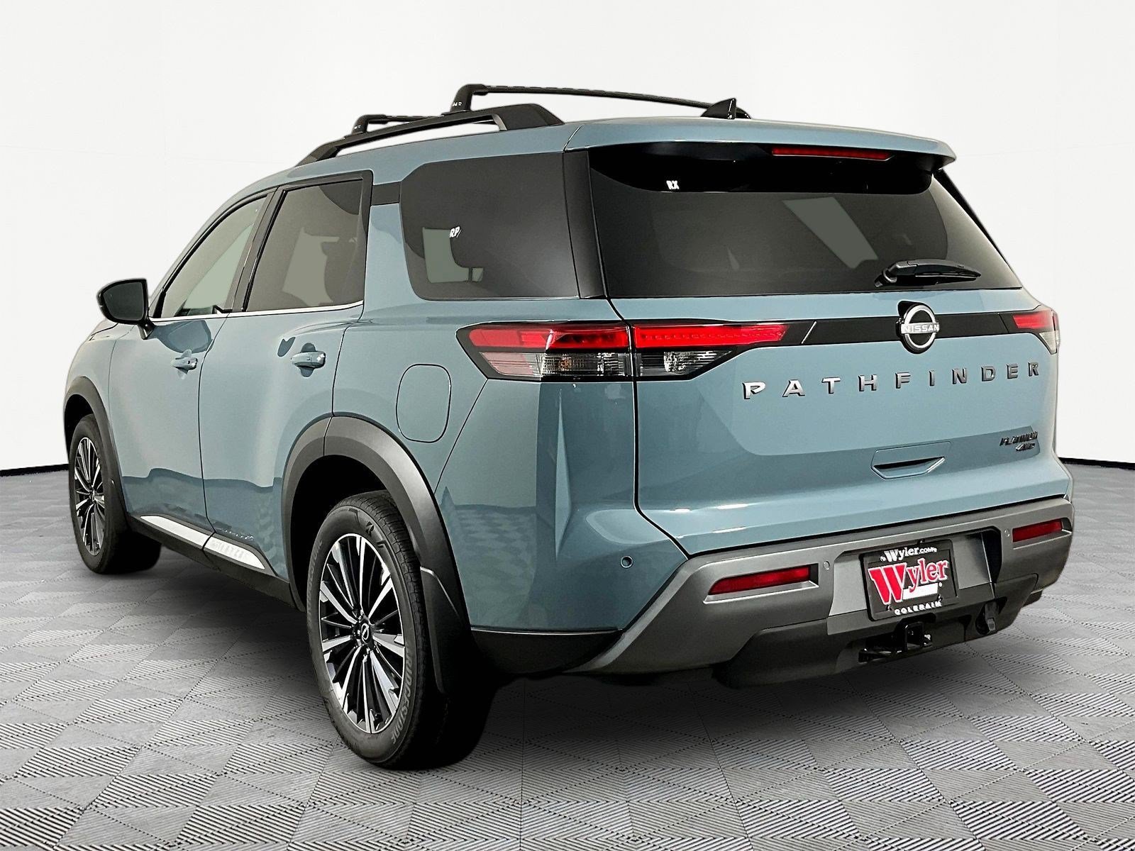 New 2026 Nissan Pathfinder Platinum AWD/4WD image 4