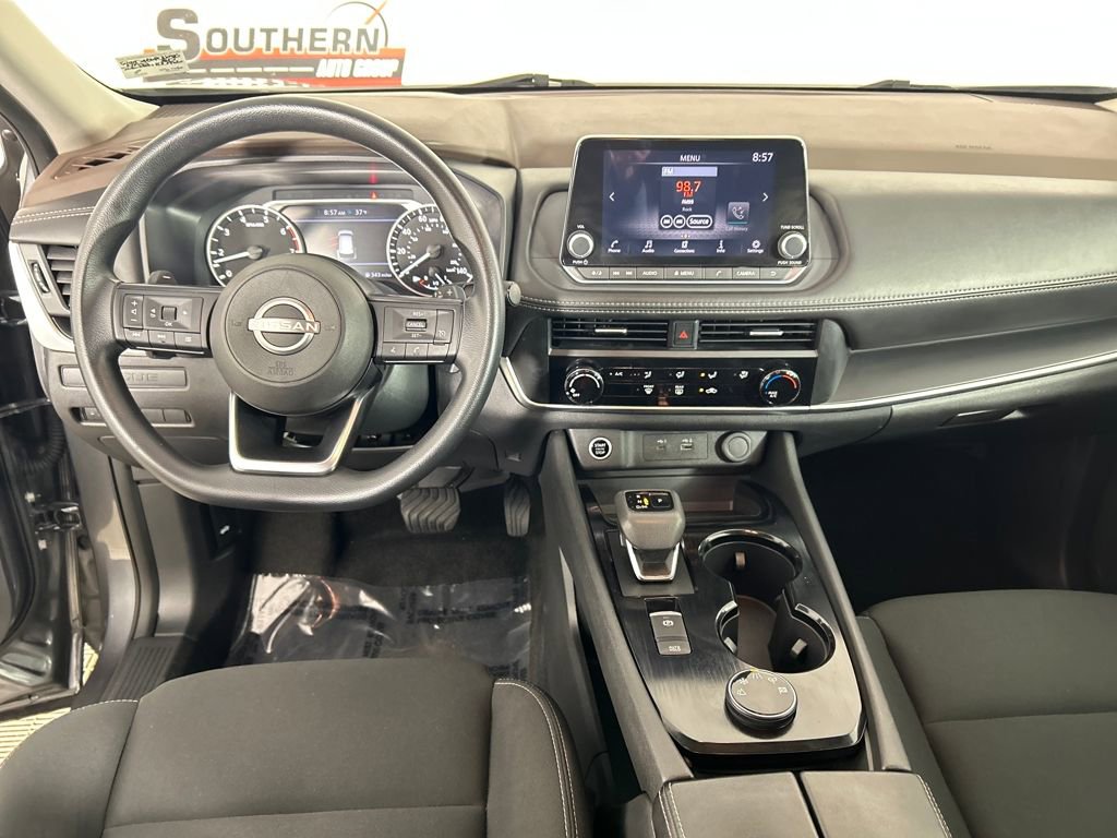 Used 2023 Nissan Rogue S image 17