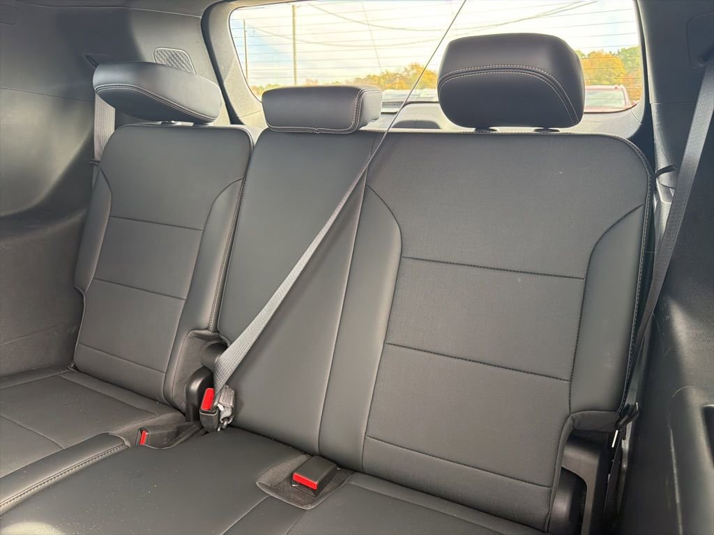 Used 2025 Buick Enclave Preferred image 17