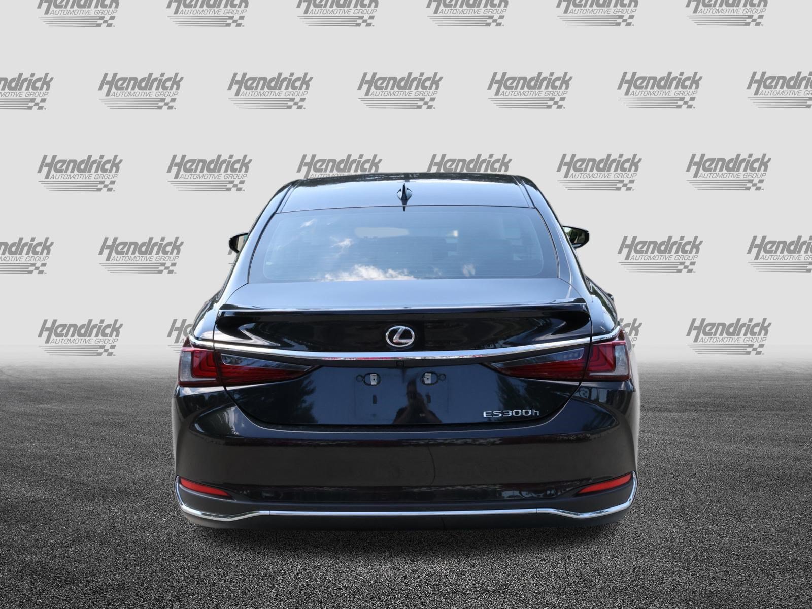 Certified 2025 Lexus ES 300h w/ Premium Package FWD image 8