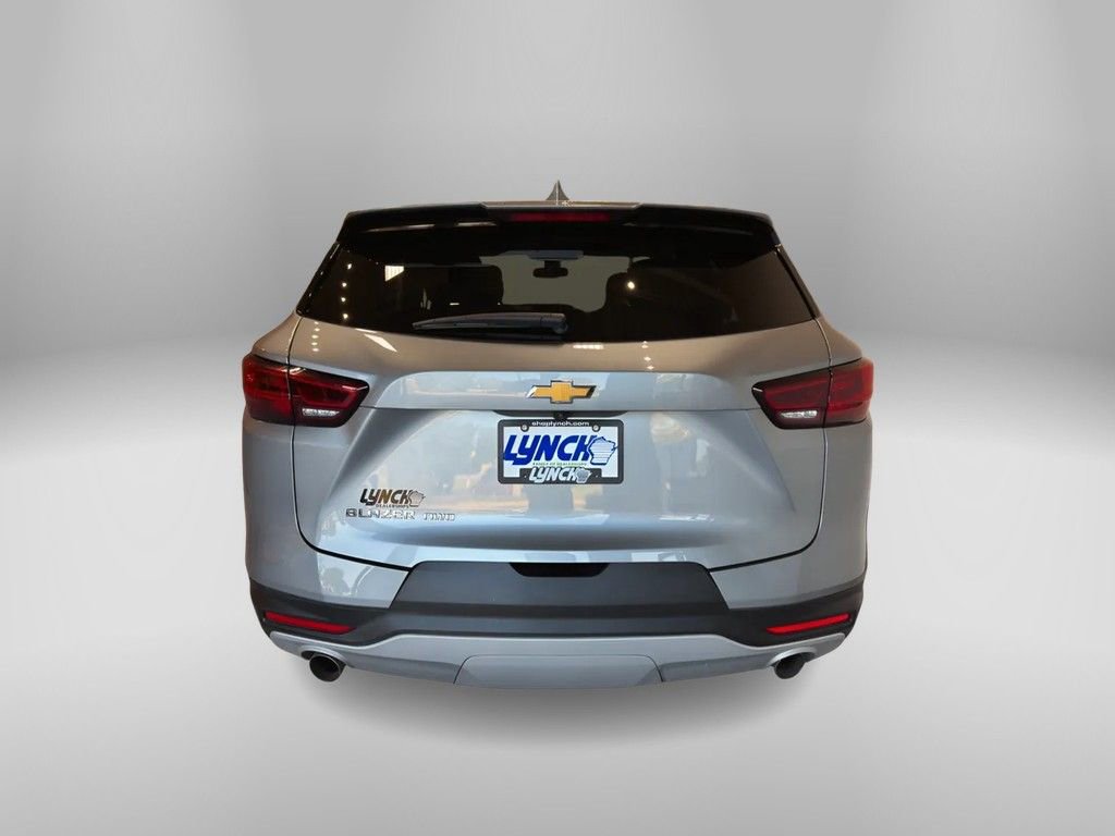 Used 2025 Chevrolet Blazer LT image 4