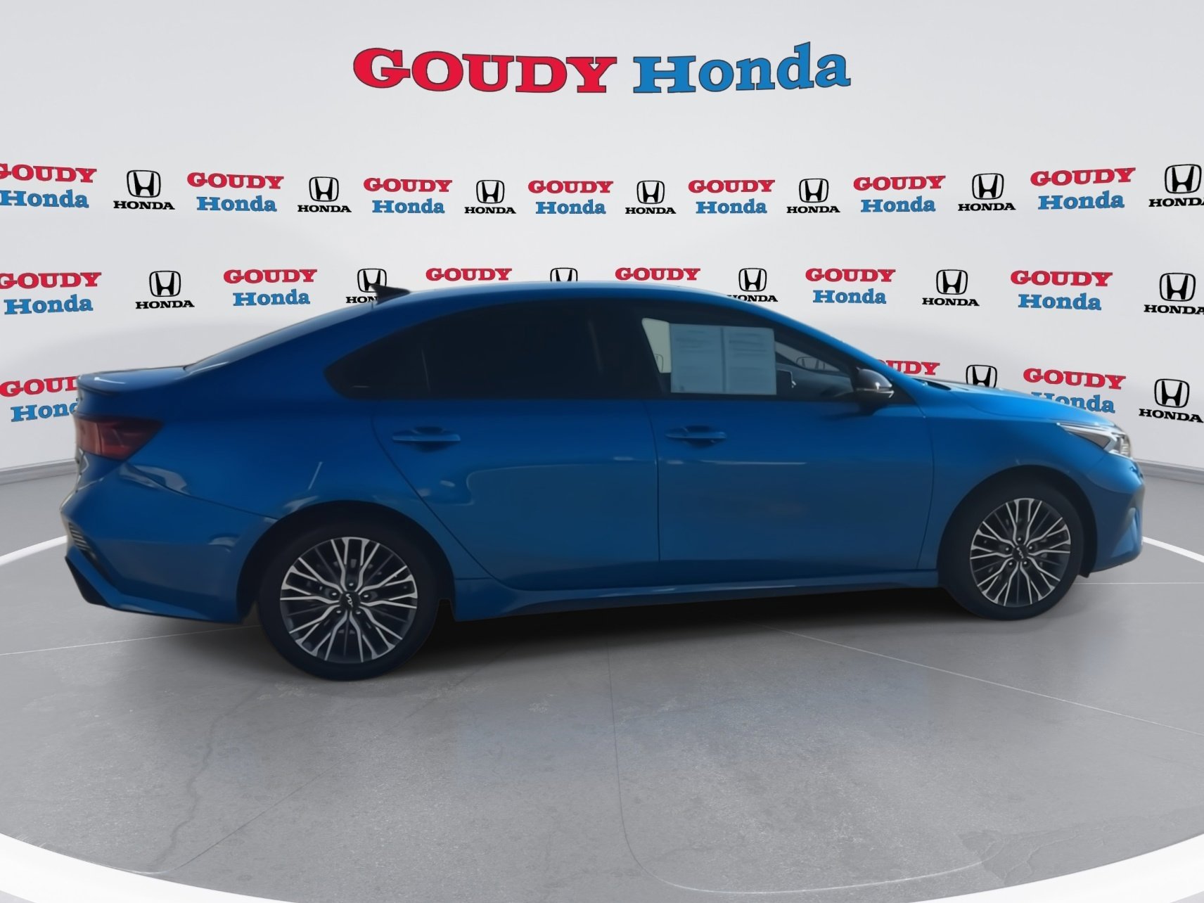 Used 2023 Kia Forte GT-Line w/ GT-Line Technology Package image 9